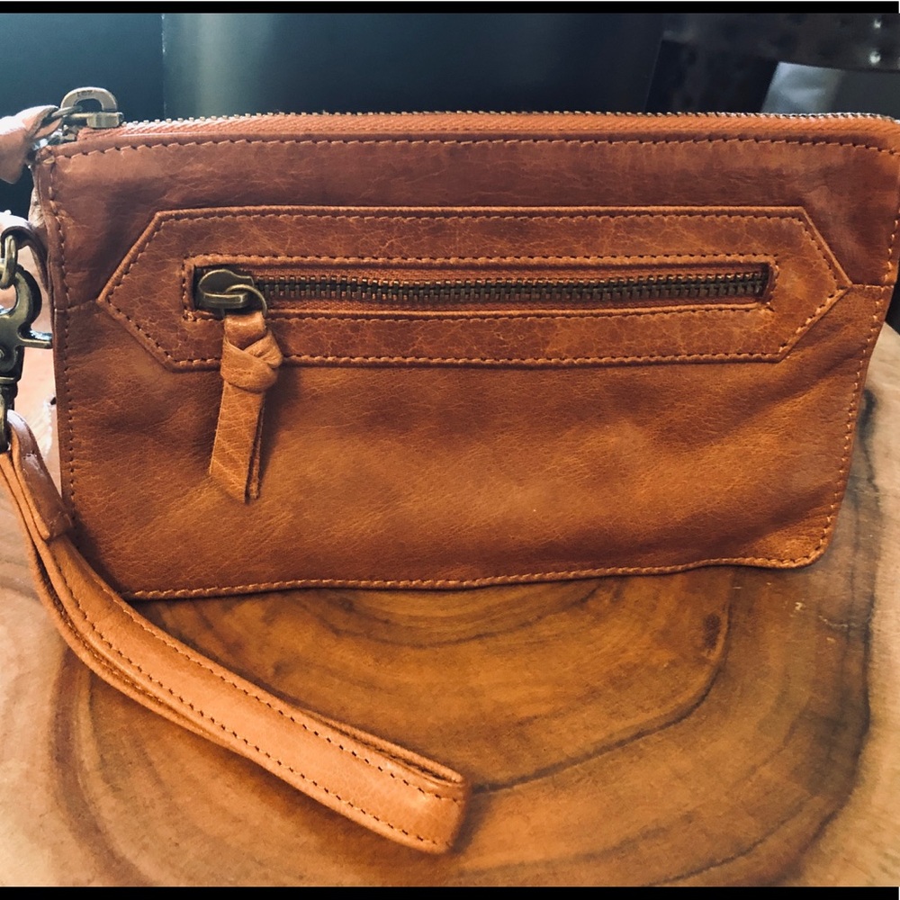 Gorgeous soft leather Day & Mood wristlet 🍁